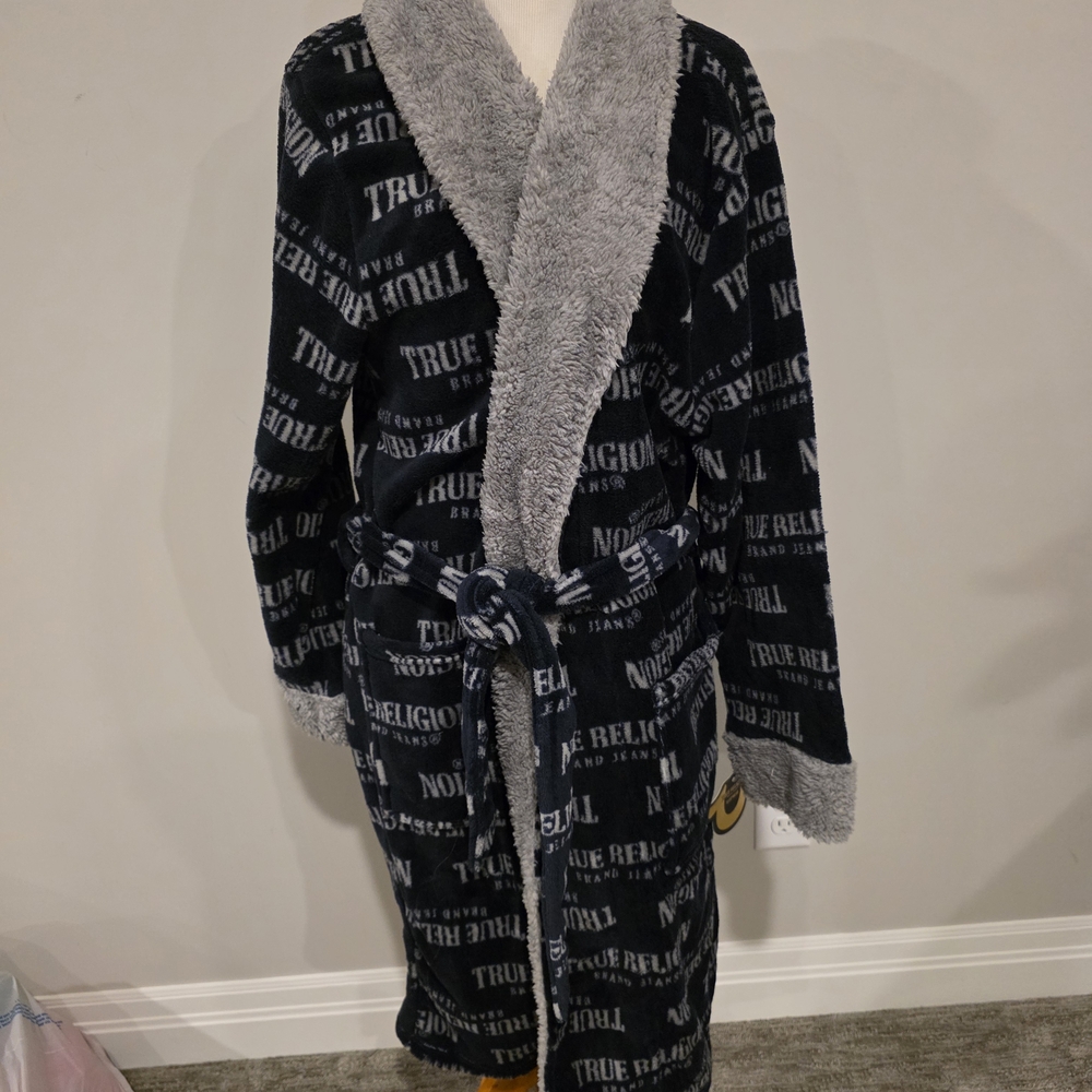 TRUE RELIGION MENS SMALL Navy and Gray Plush Bathrobe